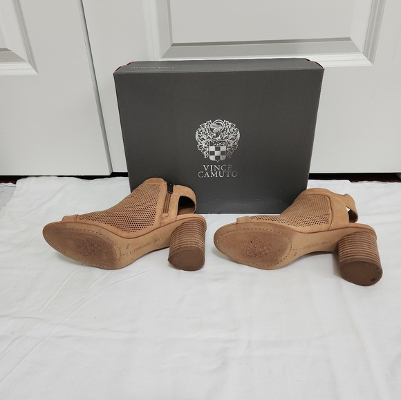 Vince Camuto Women's Brown Suede Jakayla Peep Toe Suede Bootie Sandal Si… - Picture 3 of 5